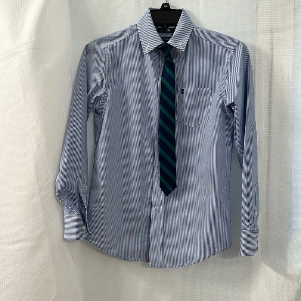 Izod boys shirt with clip this great for awards ceremony at school.  Wore once.